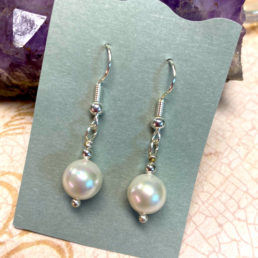 NEW 8mm white shell pearl earrings plain basic versatile dainty lightweight